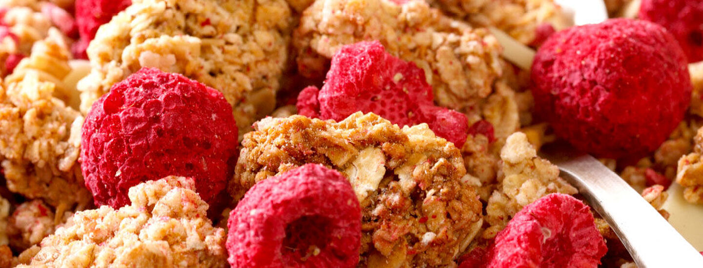 muesli and raspberry