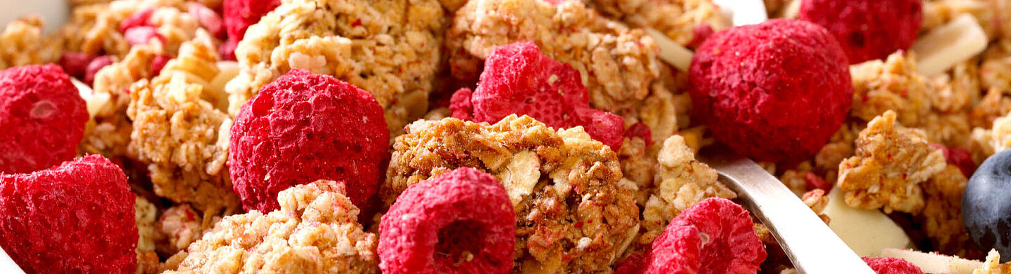 muesli and raspberry